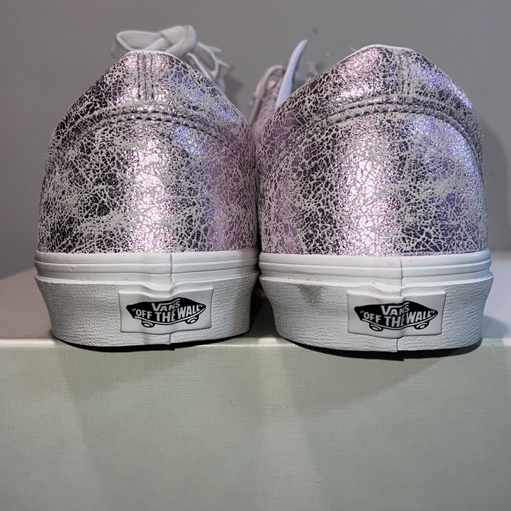 VANS - Picture 7 of 9